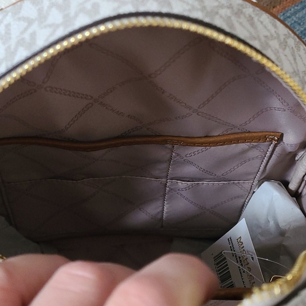 Michael Kors Abbey Medium Backpack Vanilla Acorn - Picture 5 of 8
